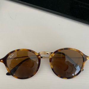 Round Rayban Tortoise shell sunglasses